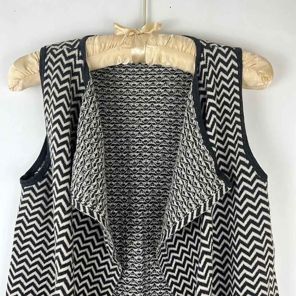 ANN TAYLOR women’s sleeveless light cardigan sweater vest gray & ivory c…